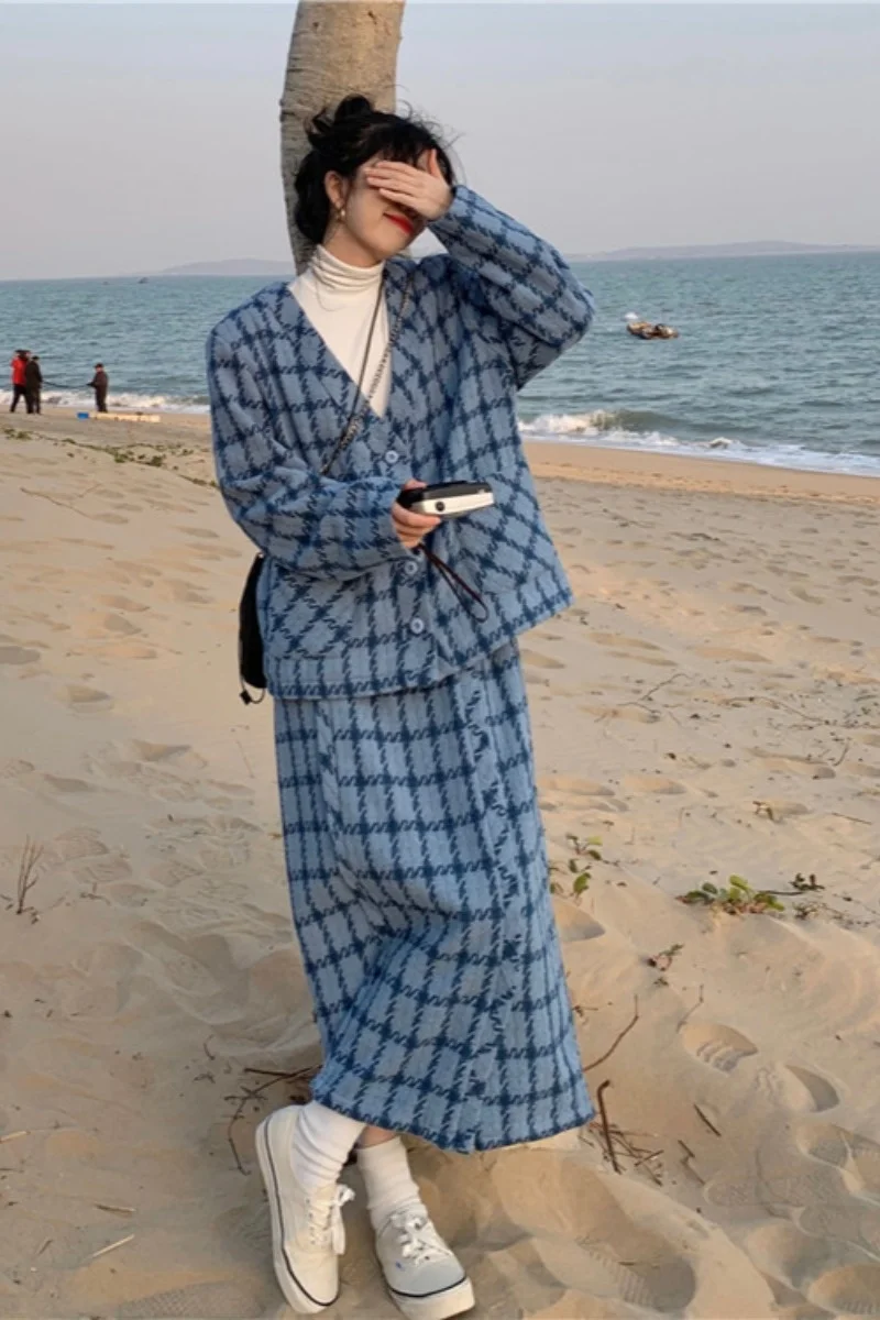 Женский шерстяной костюм в клетку комплект из двух предметов с юбкой и высокой