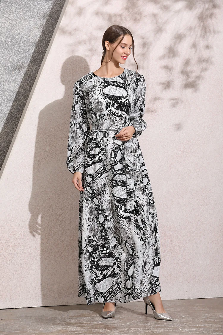 

2021 Women's Muslim Middle East National Style Fashion Full Button Ethnic Style Lace Robe Long Dress Women's Dress