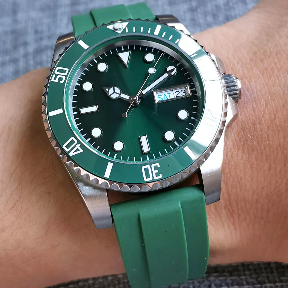 

Bliger 40mm 24 Jewels NH36A Automatic Men Watch Sapphire Glass Date Week Green Dial Rotating Bezel Rubber Strap Luminous