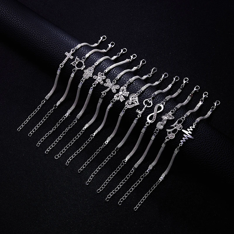 Браслет женский с инкрустацией Фианитами модное украшение подвесками в виде