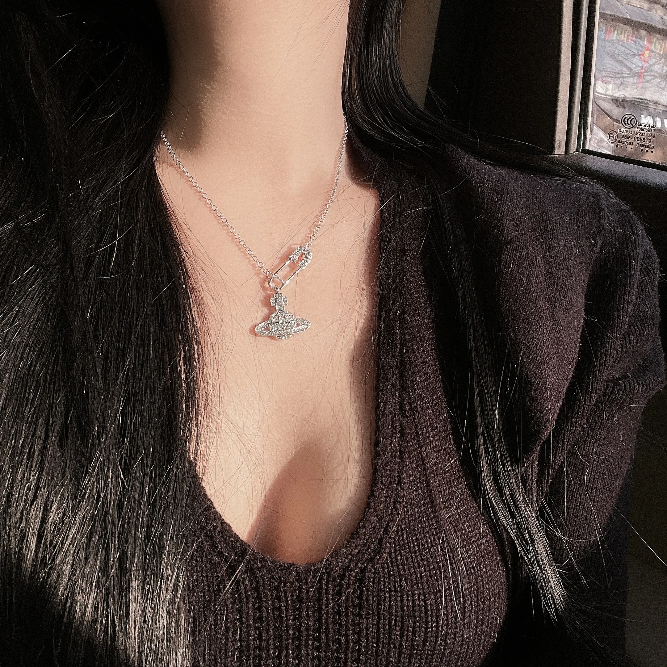 

2021 Spring/Summer Classic Pin Retro Little Saturn, luxurious accessories must-have for the chicken wine banquet gifts for women