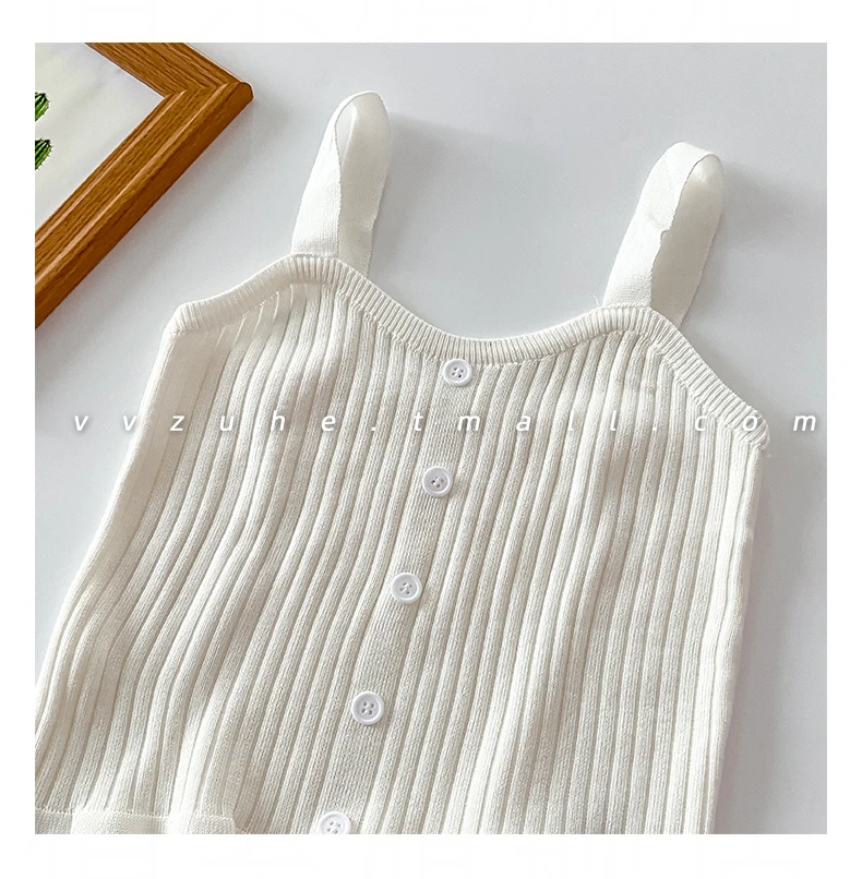 Майка женская трикотажная однотонная на пуговицах с круглым вырезом | Женская