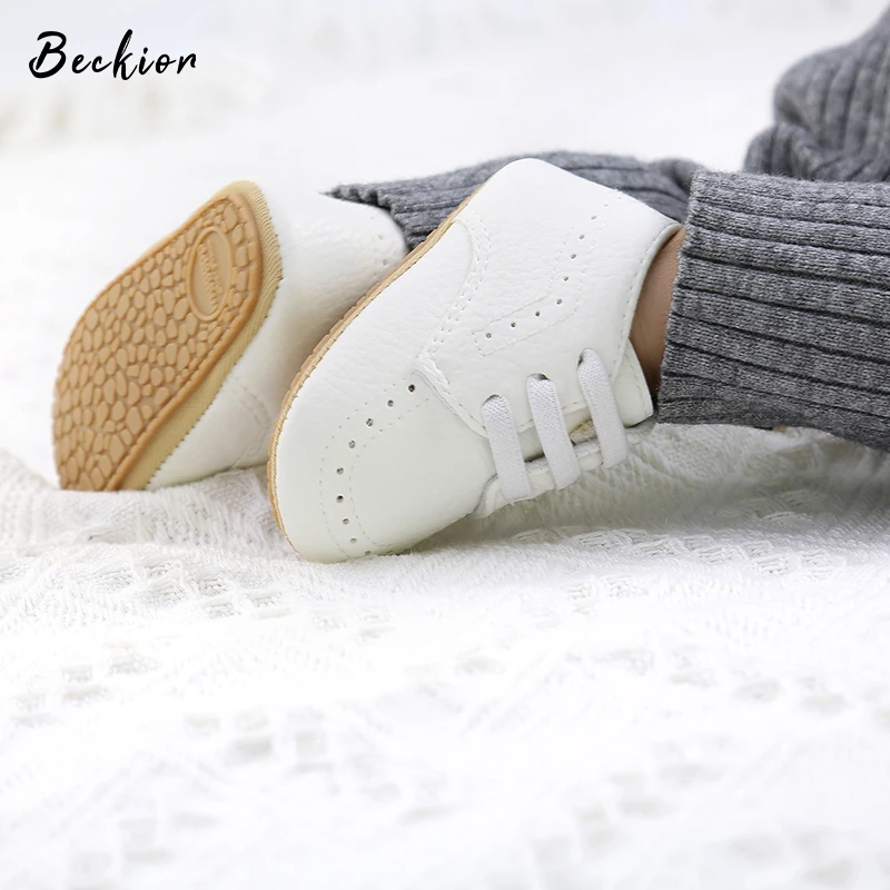 Классические повседневные кожаные туфли для новорожденных на резиновой подошве