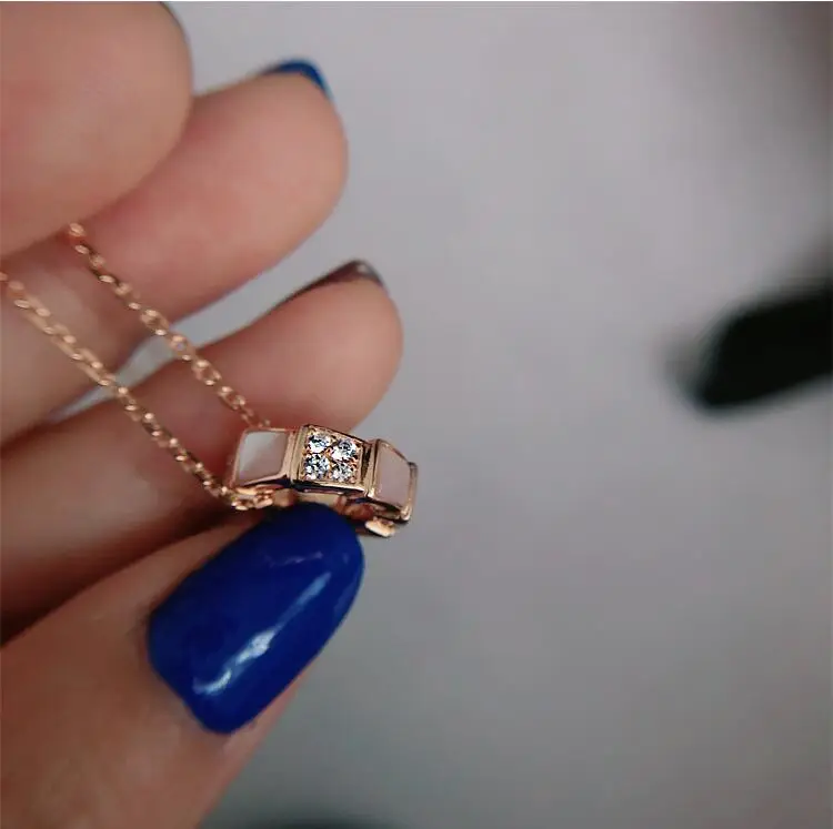 

High Qualiy Real S925 Material Seashell Snake Bone Zircon Fashion Jewelry Necklace Pendant Chain Fashion Accessories Jewel Women