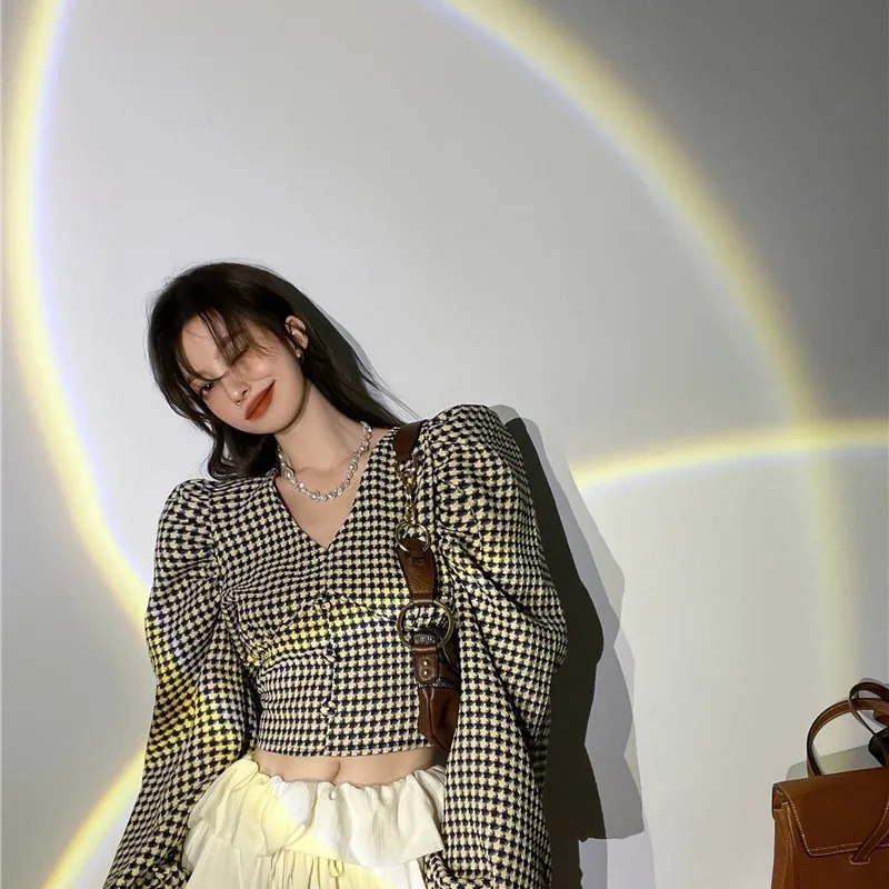 

French Plaid Shirts Women Short Design Sexy Small Slim V-neck Bubble Sleeve Long Sleeve Blouses 2021 Autumn Fashion Female Tops