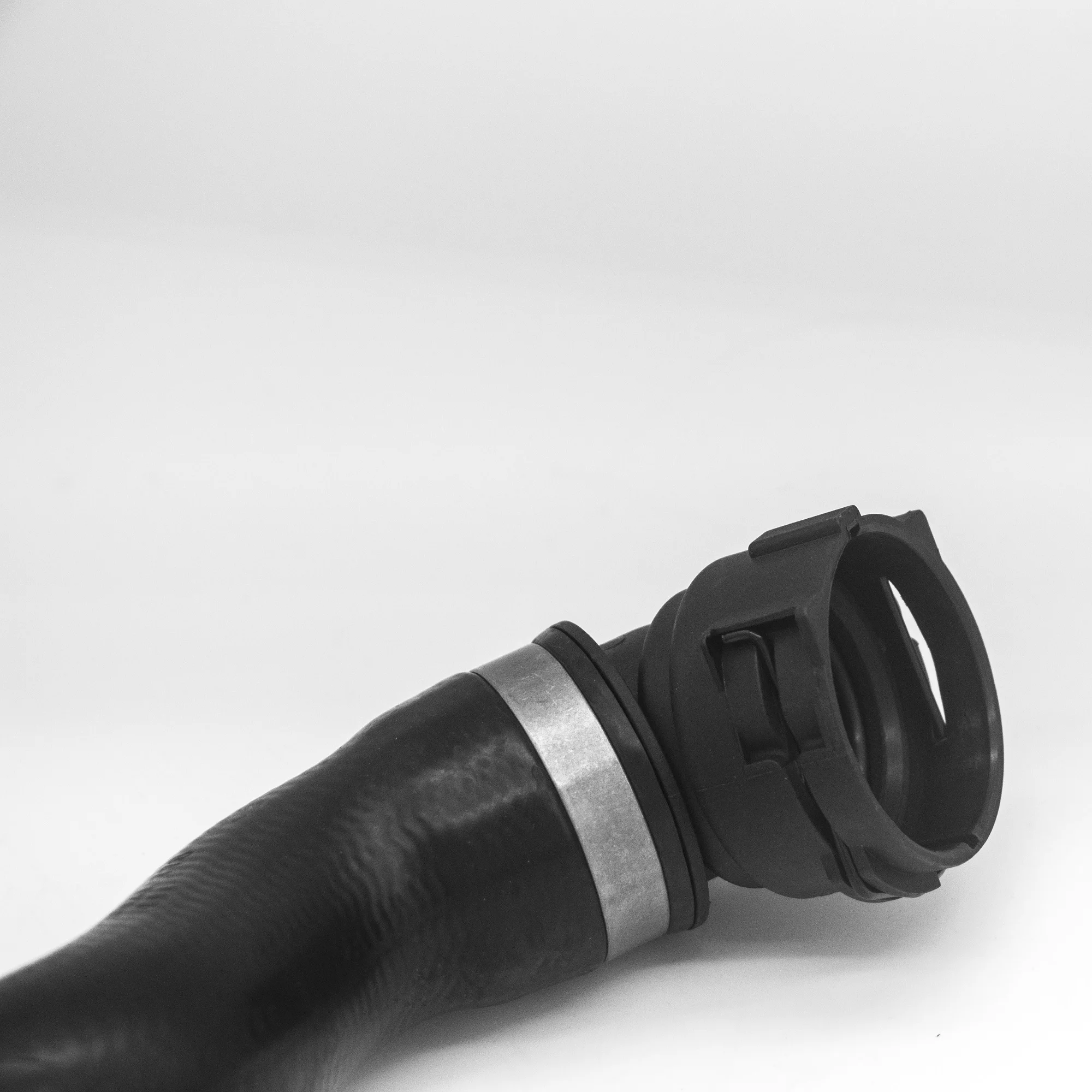 

Car Accessories Top Lower Radiator Hose For BMW E60 E61 525i 525xi 530i 530xi 2006-2007 17127521778 Free Shipping