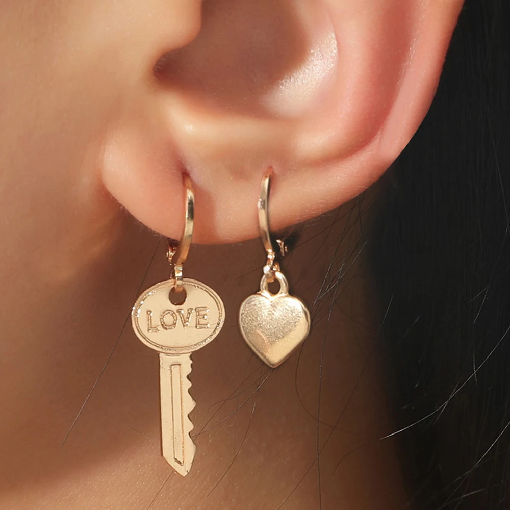 

2021 Vintage Trend Love Key Drop Earrings Retro Metal Alloy for Gift Hanging Earrings Handmade Earring Charm UnusualEarring