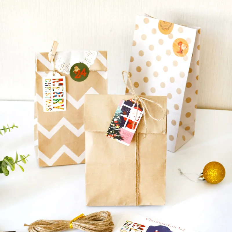 

24 Set Mix Types Snowflakes Candy Gift Bags Snowman Merry Christmas Guests Packaging Gifts Boxes Christmas Party Gift Decor