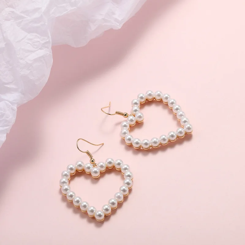 

Vintage Geometric Hollow Peach Heart Pendant Earrings for Women