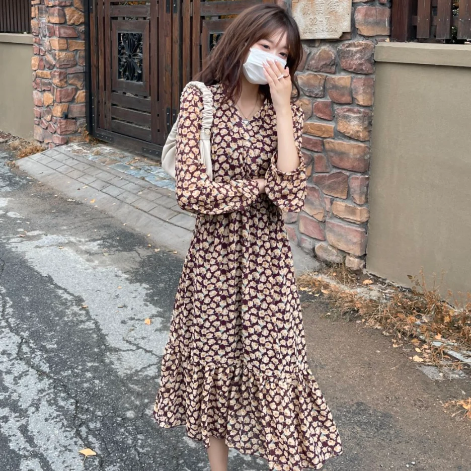 

Винтажное шифоновое платье с длинными рукавами-фонариками и принтом листьев лотоса