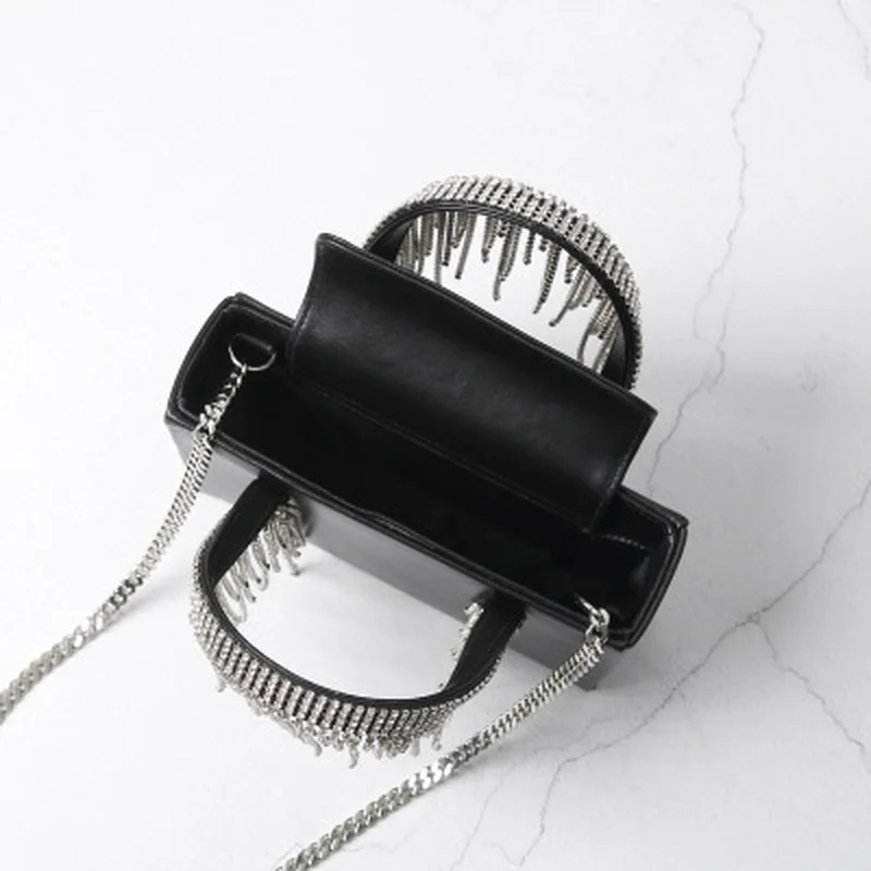 2020New цветная змеиная маленькая квадратная сумка с заклепками и цепочкой ручная