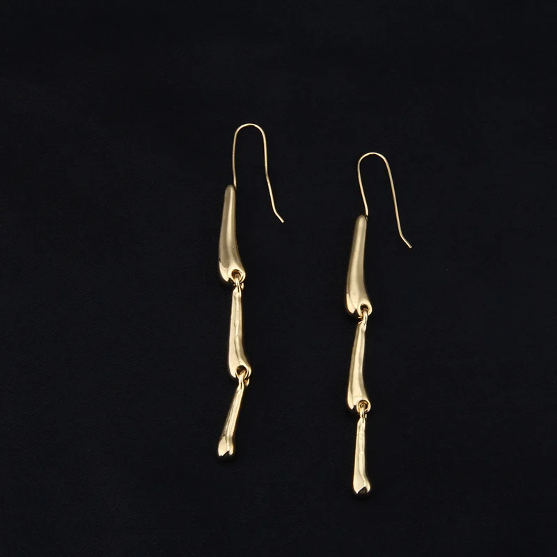 

2020 Women Earrings Droplets Ms Long Tassels Metal Kshmir The New Irregular Hyperbole Zinc Alloy A1208