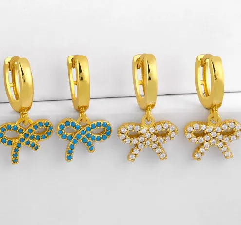 Разноцветные латунные серьги-кольца с бантом и микрозакрепкой из кубического