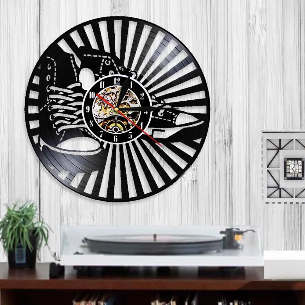 Кроссовки декоративные настольные часы современный дизайн настенный