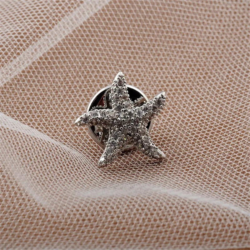 Простые аксессуары для воротника кардигана | Украшения и