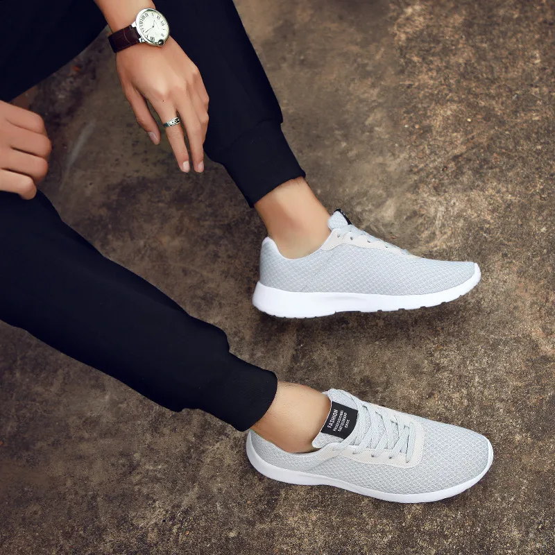 

2020 Hot Sale Men Casual Shoes Lightweight Breathable Sneakers Men Winter Outdoor Non-slip Sneakers Comfortale Unisex Szie 35-48