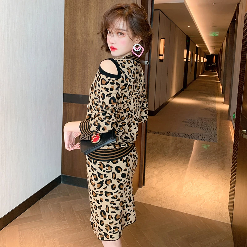 

Fashion new gentle wind niche sexy strapless leopard knit two-piece suit
