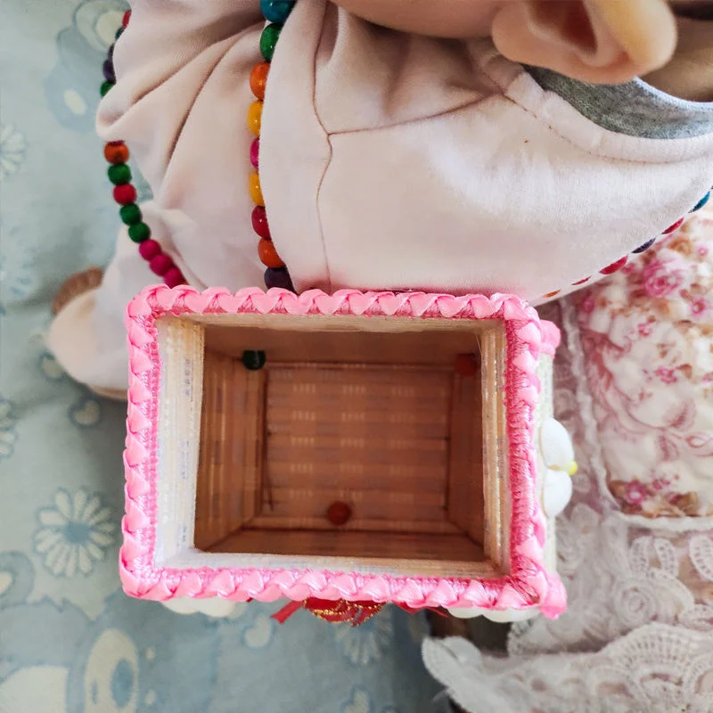 

Conch shell crafts hand woven children's creative gift jewelry double shoulder color small basket bell toy