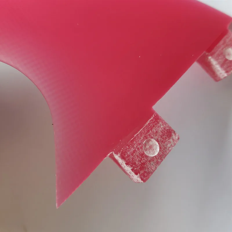 

fins coming surf fins red color