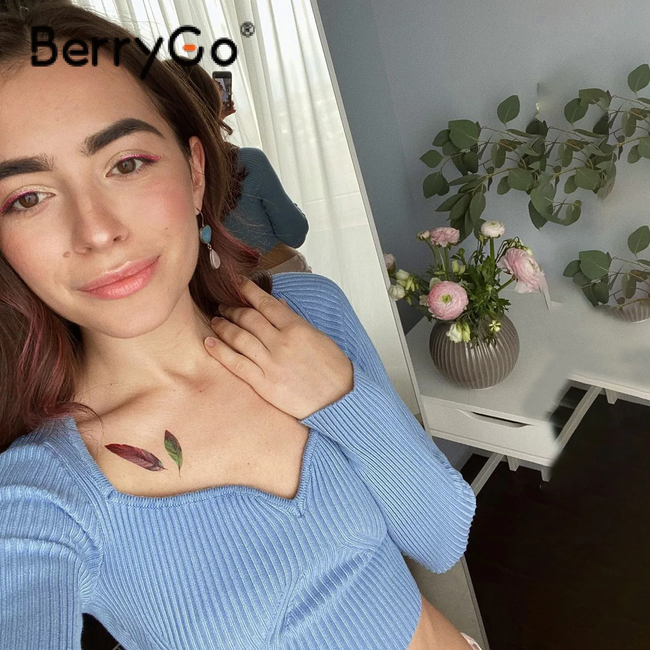 

BerryGo High street slim cotton solid women sweater autumn Sexy v-neck long sleeves pullover Elegant female short jumper 2021