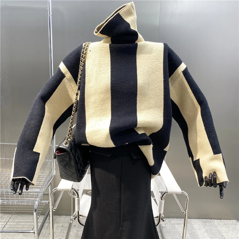 

Нишевый дизайн, новинка 2021, теплый свитер в полоску с высоким воротником и длинным рукавом, свободный женский модный свитер контрастных цве...