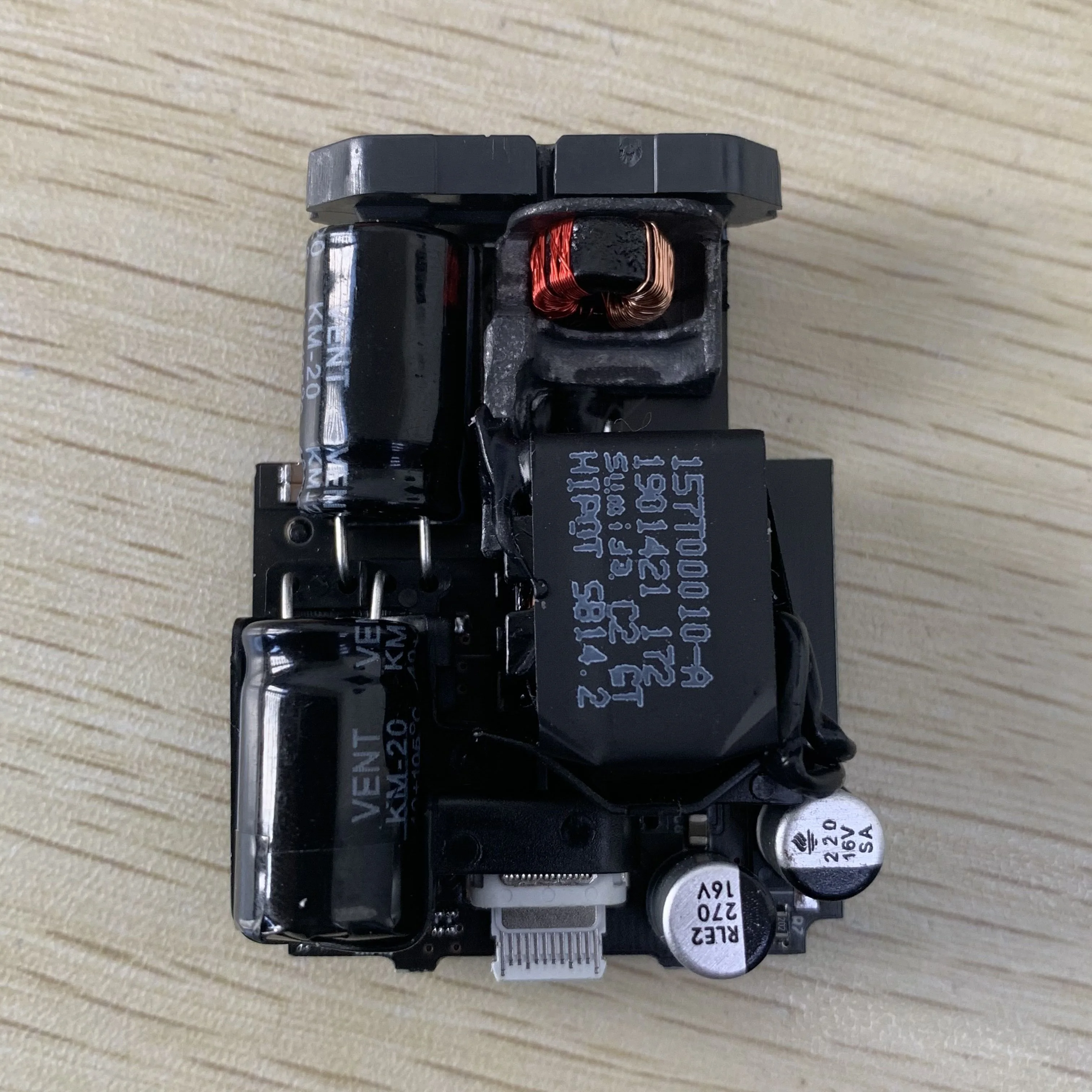 

10 шт./оригинальное зарядное устройство 18 Вт для быстрой зарядки PD A1692 A1720 9 в 2 а для iPhone 13 11 12 Pro Max подлинный Тип C порт адаптер питания для путеш...