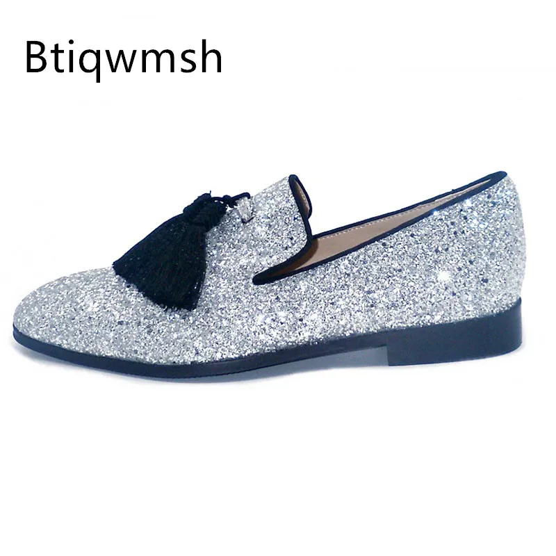 

British Style Sequined Loafer Shoes Man Roune Toe Silver Black Tassel Flat Shoes Male Fashion Party Shoes