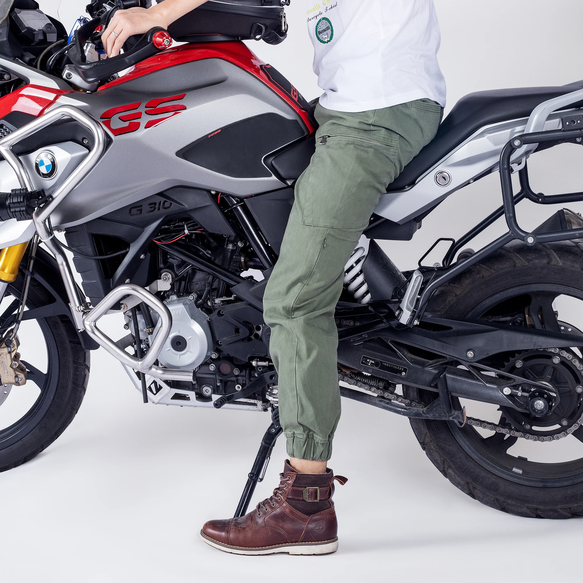 Четыре сезона новые комбинезоны для мотоциклистов мужчин и женщин с эластичными брюками на манжетах, многофункциональными карманами для активного отдыха и защиты, для комфортного катания.