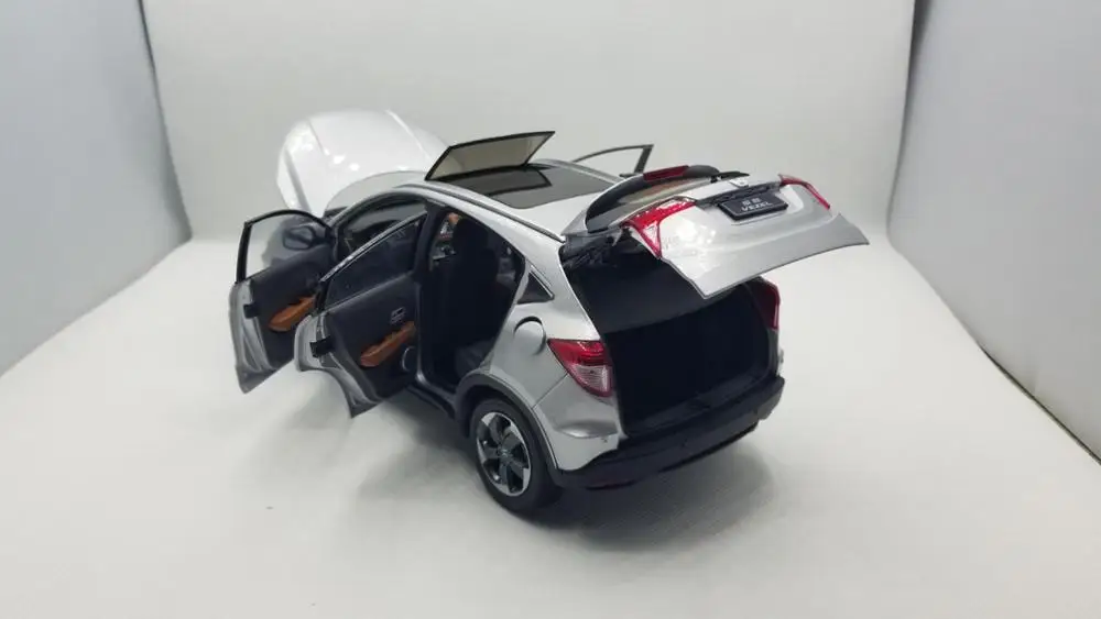 1:18 литая под давлением модель для Honda Vezel HR-V серебро внедорожник редкий сплав игрушечный автомобиль миниатюрная коллекция подарки HRV HR V