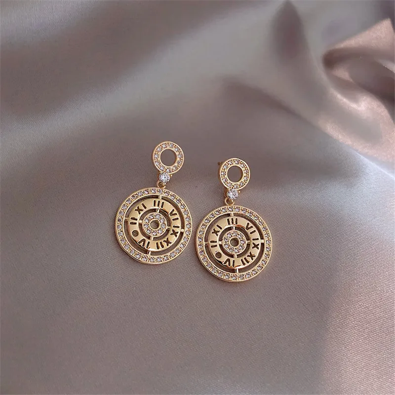 Metal retro disc light luxury high-end earrings female net red temperament silver needle 2020 new tide | Украшения и аксессуары