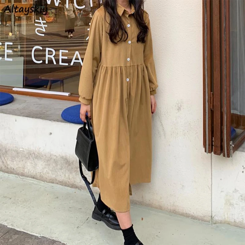 

Платье женское ТРАПЕЦИЕВИДНОЕ средней длины с отложным воротником