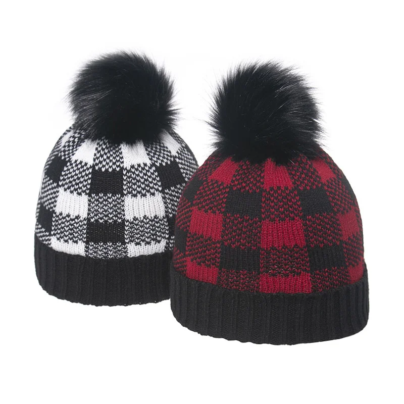 Шерстяная шапка унисекс теплая вязаная в рождественскую клетку со съемным