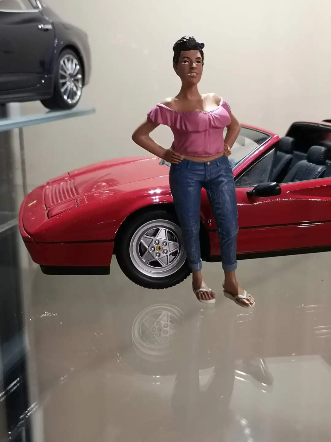 

1:18 American Diorama Matching scene doll Sexy shoulder pink dress beautiful lady mother does not cars 38182 scene action figure