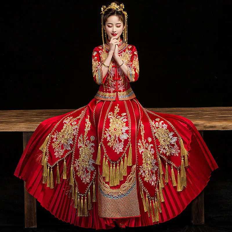 

Novelty Chinese Female Long Qipao Marriage Oriental Bride Wedding Dress Elegant Slim Mandarin Collar Cheongsam