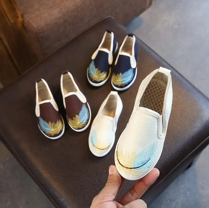 Для мальчиков обувь с вышивкой туфли рифленой подошвой для детей Детская