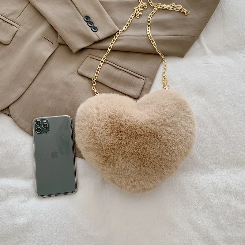 

Faux Fur Heart Shaped Women Purses and Handbags Plush Ladies Chain Shoulder Bag Winter Fashion Female Messenger Bags Soft Clutch