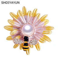 shdiyayun 2019 new pearl brooch natural freshwater pearl honeybee chrysanthemum brooch simple pins for women jewelry women gift