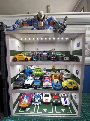 Подземная стоянка в масштабе 1:43 3-х уровневый шкаф для гаража демонстрационный