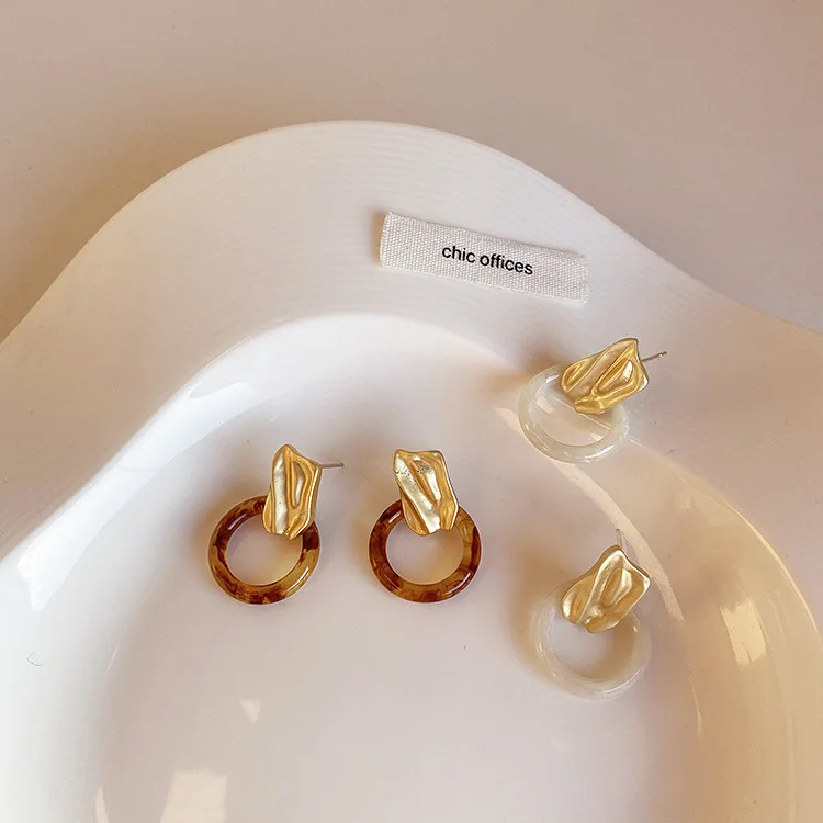 

Fashion French Retro Earrings Geometric Irregular Metal Resin Earrings Female Classic Simple Wild Earrings Cold Tide