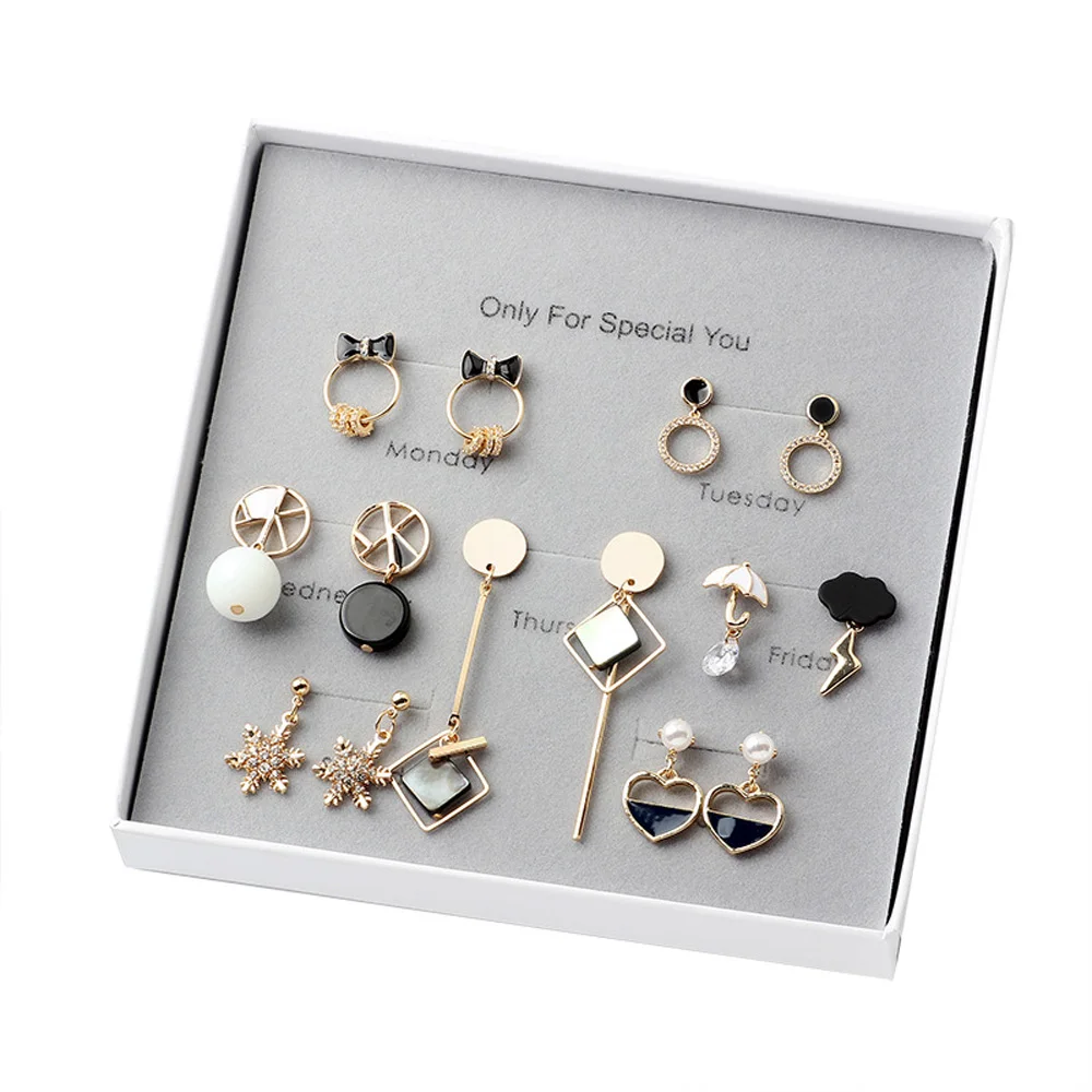 

South Korean New Geometric Punk Fashion Lady Diamond Stud Earrings, Costly Contracted Personality Girl Earrings Jewelry Gifts