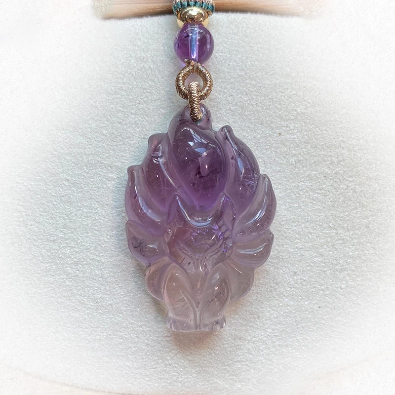 Женская цепочка с подвеской в виде лисы лавандовым и фиолетовым