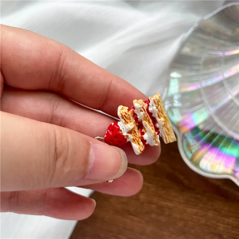 

Cute Strawberry Cake Pizza Pendant Brooch For Women Girls Fashion Dessert Charms Lapel Badge Pins Bag Clothes Jewelry Gifts