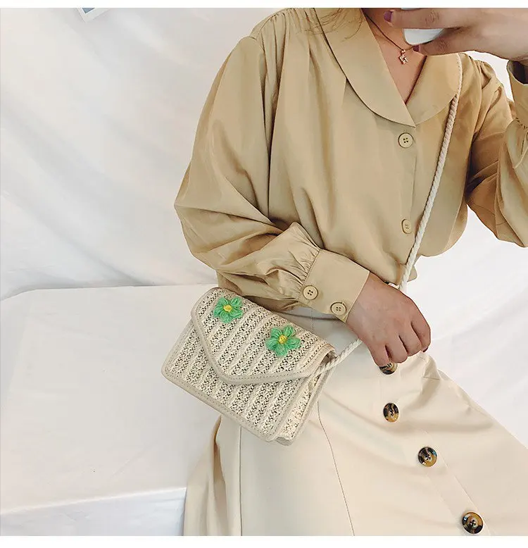 

2021 New Style Summer Straw Crossbody Bags For Women Handmade Woven Female Summer Beach Holiday Shoulder Bags