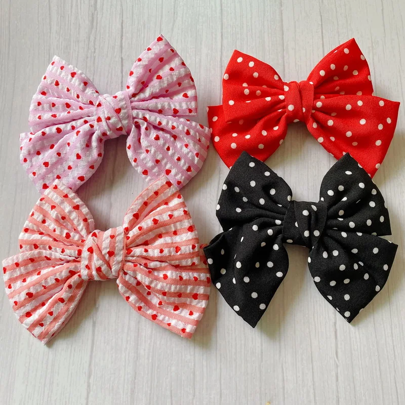 Детский зажим для волос в горошек