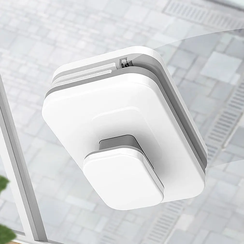 

Двусторонняя магнитная щетка для мытья окон