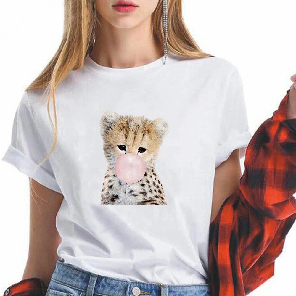 

Cute Yellow Baby Cheetah Blowing Bubbles Graphic New T Shirt Women Vintage Breathable Design T-shirt Fashion Personality T Shirt