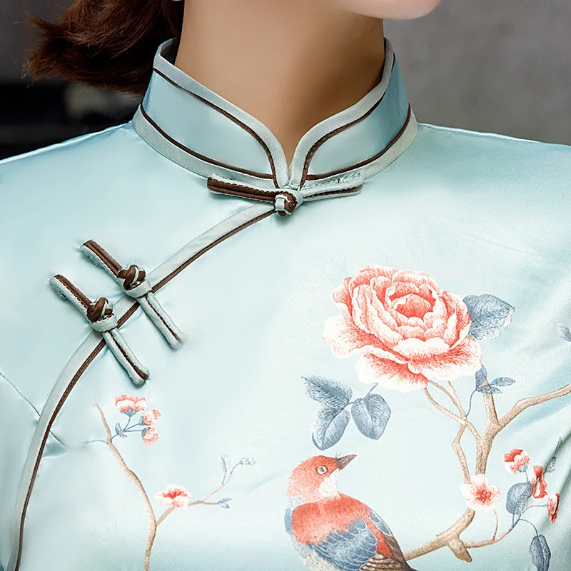 Традиционный для китаянок атласное сексуальное облегающее платье Ципао чонсам