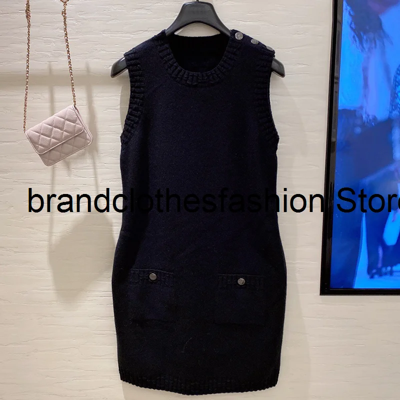 

Solid Black Knit Classic Sleeveless Dress Women High Quality Cashmere O-Neck Shoulder-Buttons Straight Dresses Lady 2021 Autumn