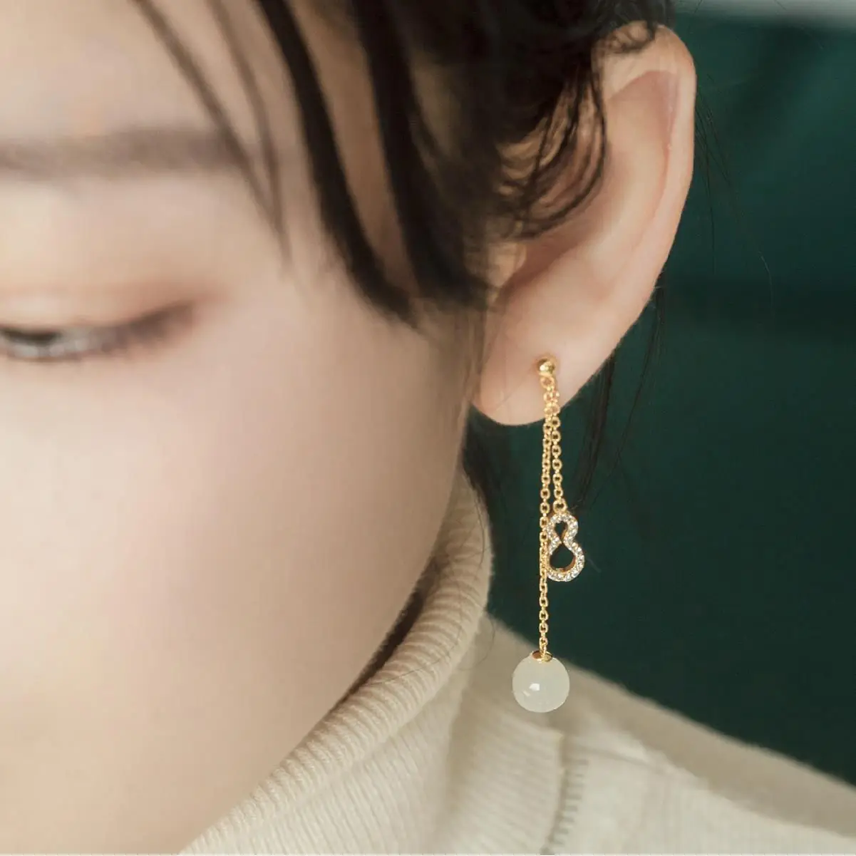 

The designer's unique creation Hetian jade gourd Chinese style earrings elegant charm retro female silver jewelry