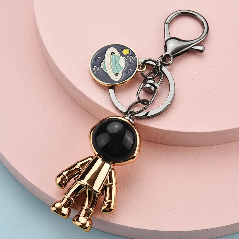 

Creative And Dazzling Electroplating Astronaut Keychain High Quality Luxury Car Keychain Accessory Bag Charm Gift For Children